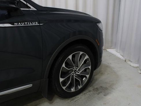 Used 2023 Lincoln Nautilus Reserve AWD/4WD image 30