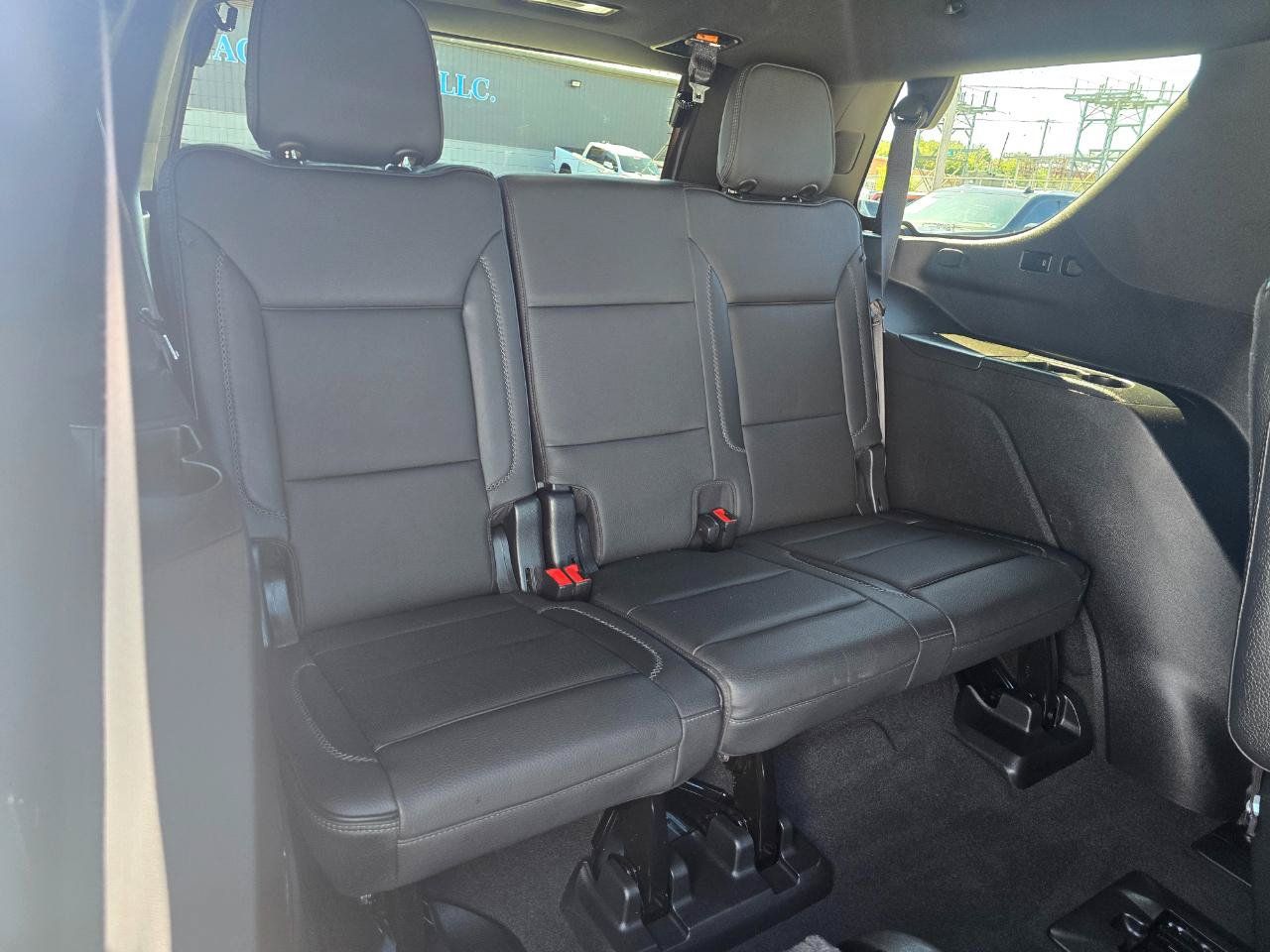 Used 2021 GMC Yukon Denali w/ Denali Premium Package AWD/4WD image 18