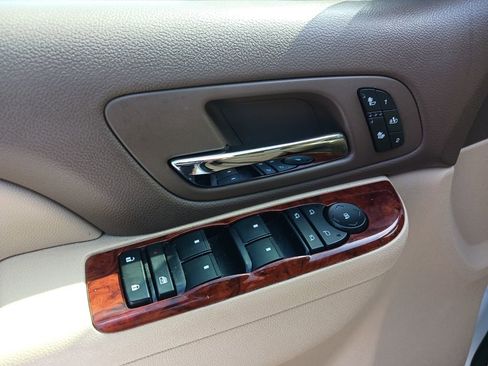 Used 2014 Chevrolet Tahoe LT w/ Luxury Package image 30