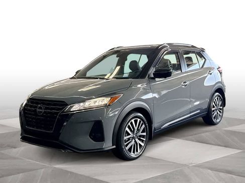 Used 2023 Nissan Kicks SR w/ SR Premium Package FWD image 4