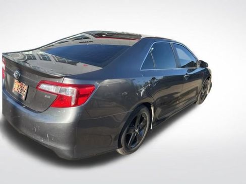 Used 2014 Toyota Camry SE FWD image 5