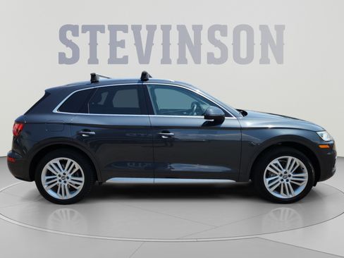 Used 2019 Audi Q5 2.0T Premium Plus w/ Premium Plus Package AWD/4WD image 6