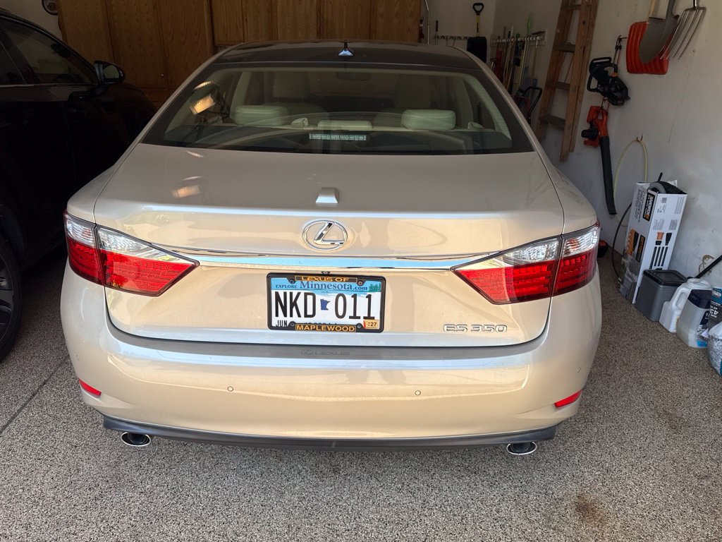 Used 2015 Lexus ES 350 w/ Ultra Luxury Package FWD image 9