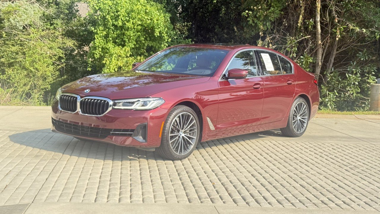 Used 2023 BMW 540i w/ Premium Package RWD image 2