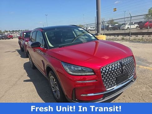 Used 2025 Lincoln Corsair AWD w/ Equipment Group 101A image 4