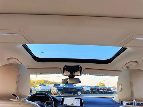 Used 2016 BMW 740i image 31