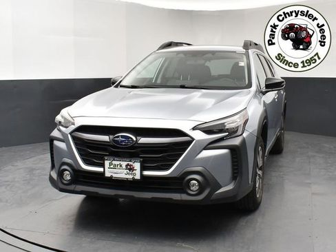 Used 2023 Subaru Outback Premium AWD/4WD image 2
