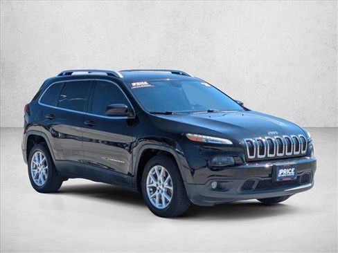 Used 2018 Jeep Cherokee Latitude Plus image 3