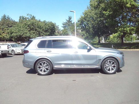 Used 2026 BMW X7 xDrive40i AWD/4WD image 6