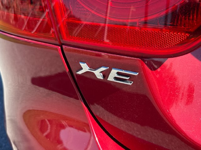 Used 2017 Jaguar XE Premium AWD/4WD image 18