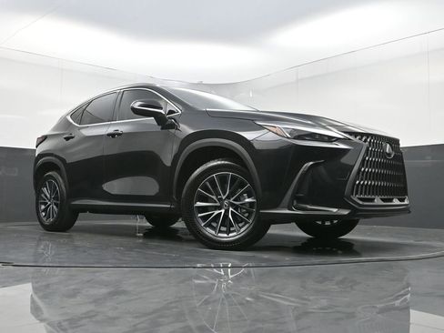 Used 2025 Lexus NX 250 FWD w/ Towing Package (2000 Lbs) image 24