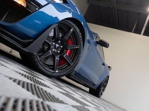 Used 2021 Ford Mustang Shelby GT500 w/ Carbon Fiber Track Pack image 13