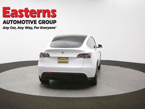 Used 2022 Tesla Model Y Long Range AWD/4WD image 32