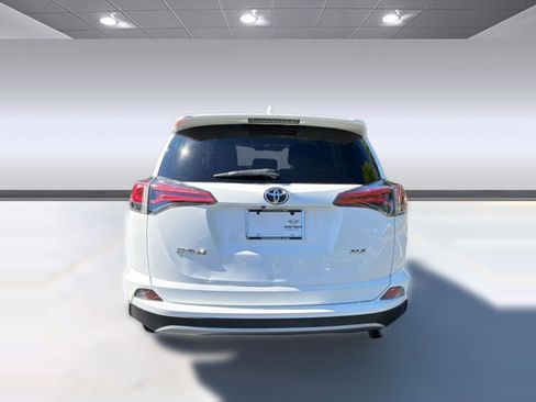 Used 2018 Toyota RAV4 XLE FWD image 10