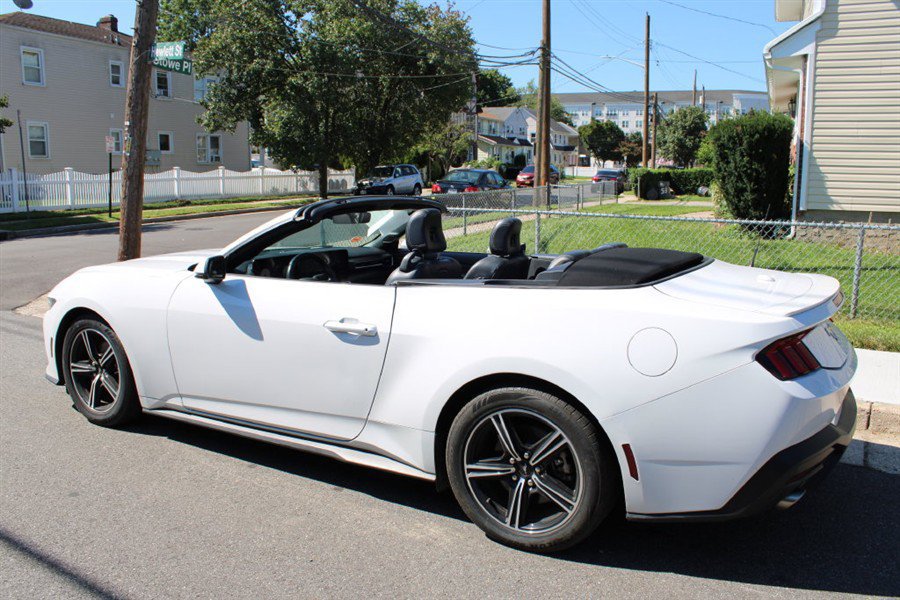 Used 2023 Ford Mustang Premium RWD image 5