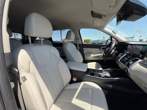 Used 2023 Kia Sorento EX FWD image 19