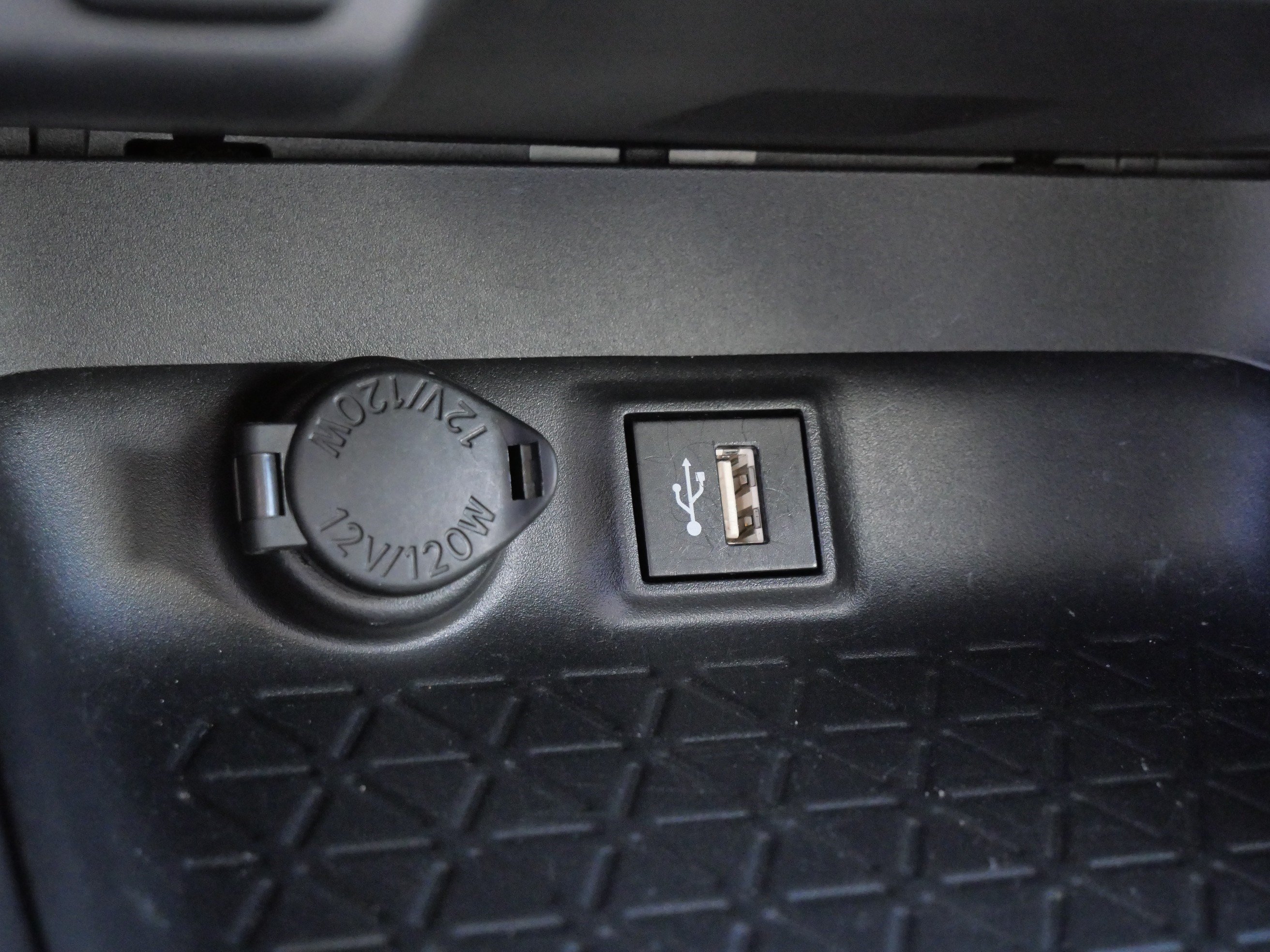Certified 2025 Toyota RAV4 XLE AWD/4WD image 31