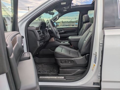 Used 2023 Chevrolet Tahoe High Country w/ Premium Package AWD/4WD image 14