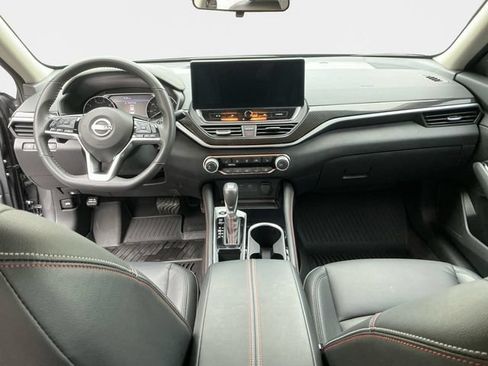 Used 2024 Nissan Altima 2.5 SR w/ SR Premium Package FWD image 11