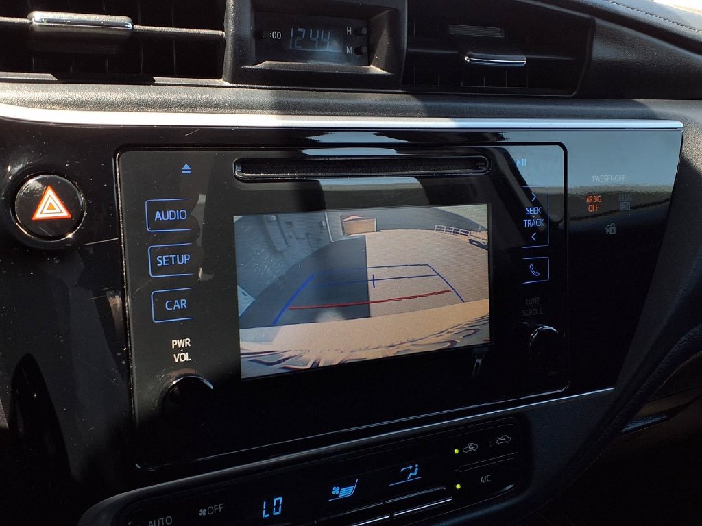 Used 2017 Toyota Corolla LE w/ Carpet Mat Package (TMS) FWD image 10