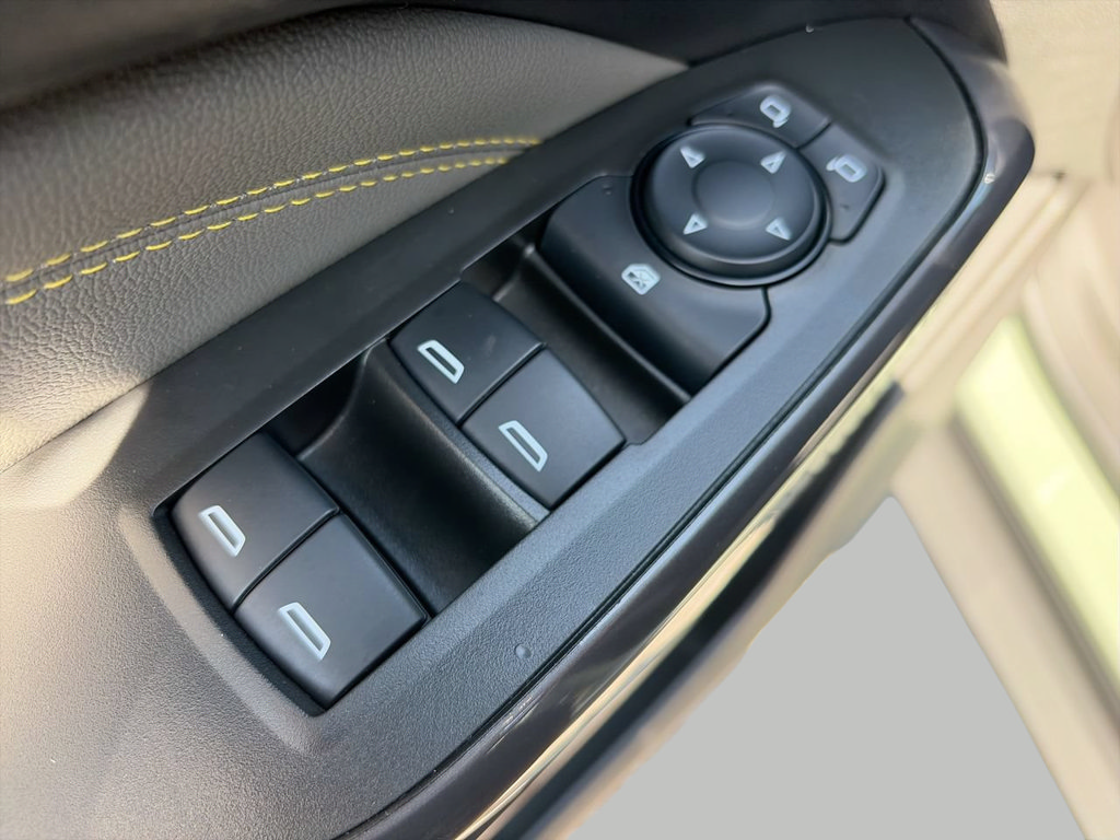 Used 2025 Chevrolet Trax ACTIV w/ Sunroof Package FWD image 14