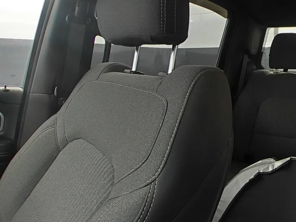 Used 2020 RAM 1500 Big Horn AWD/4WD image 9