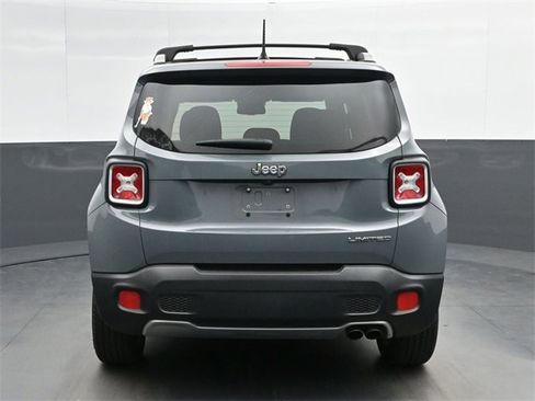 Used 2017 Jeep Renegade Limited image 7