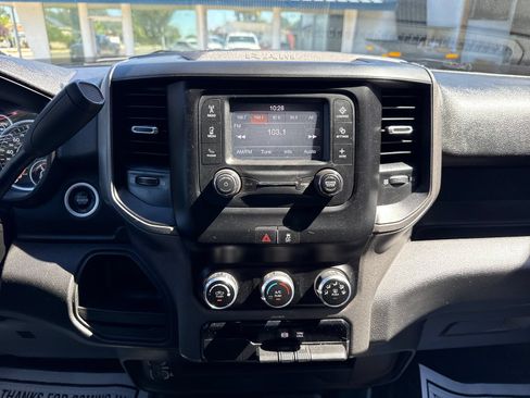 Used 2022 RAM 2500 Tradesman w/ Chrome Appearance Group AWD/4WD image 18