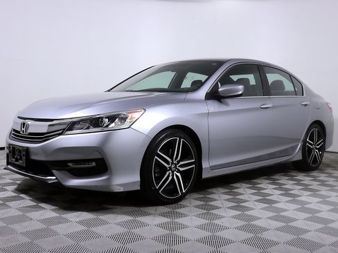 Used 2017 Honda Accord Sport Special Edition image 2