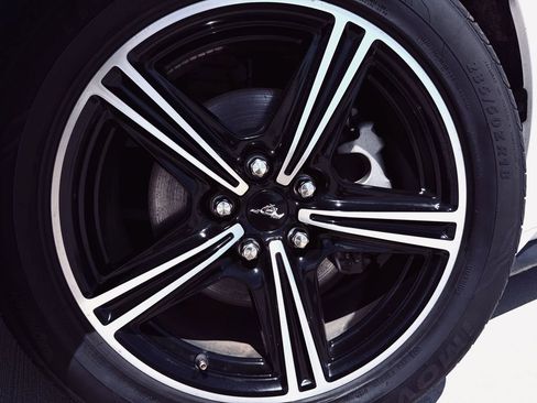 Used 2024 Ford Mustang Premium image 9