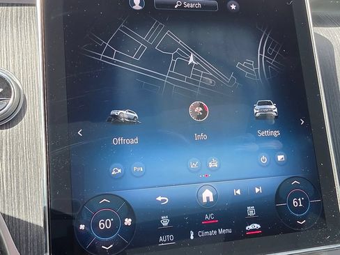 Used 2023 Mercedes-Benz GLC 300 4MATIC image 29