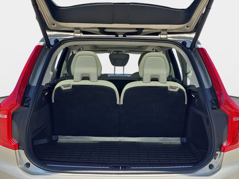Used 2016 Volvo XC90 T6 Momentum w/ Vision Package AWD/4WD image 18