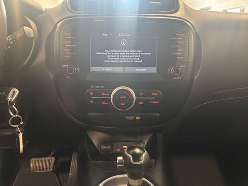 Used 2019 Kia Soul + image 17