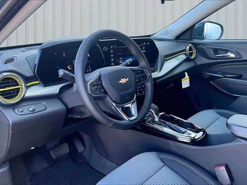 New 2026 Chevrolet Trax LT w/ Driver Confidence Package image 3