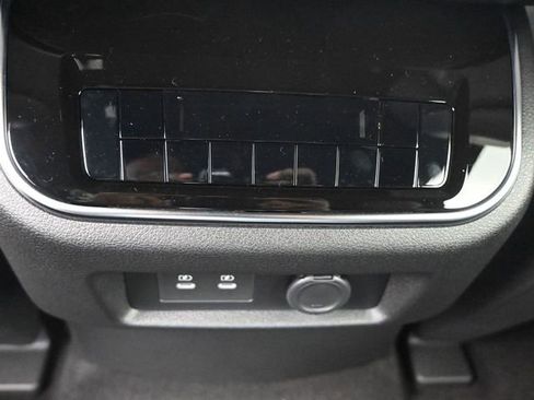 New 2026 Nissan Armada SL w/ Captain's Chari Seat Package image 18