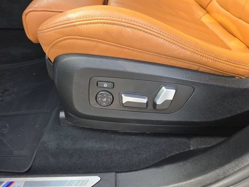 Used 2022 BMW X5 xDrive40i w/ M Sport Package AWD/4WD image 13
