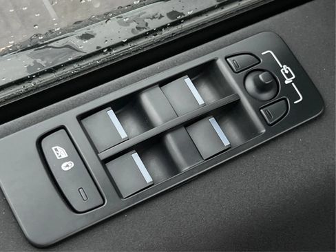 Used 2022 Land Rover Discovery Sport S AWD/4WD image 46