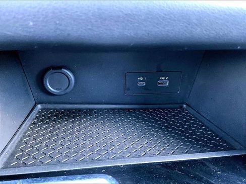 Certified 2025 Nissan Pathfinder SV image 26