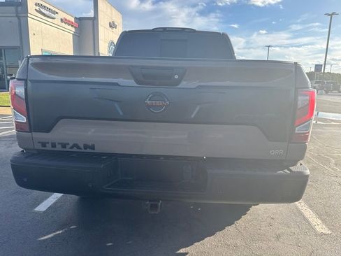 Used 2020 Nissan Titan PRO-4X w/ Pro-4x Convenience Package AWD/4WD image 5