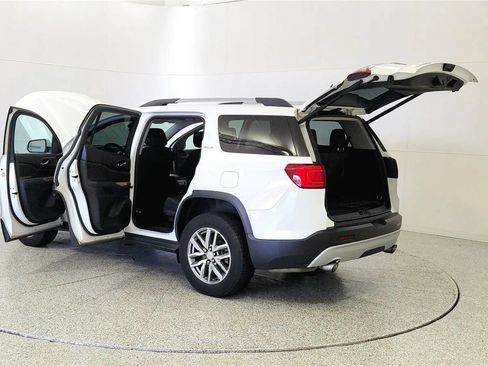 Used 2017 GMC Acadia SLE FWD image 11