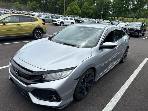 Used 2017 Honda Civic Sport image 6