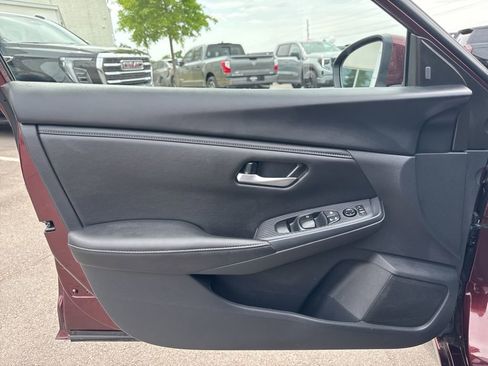 Used 2025 Nissan Sentra SV FWD image 10