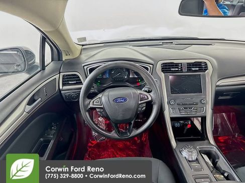 Used 2019 Ford Fusion SE image 22