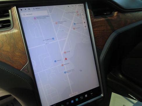 Used 2020 Tesla Model X Long Range AWD/4WD image 26