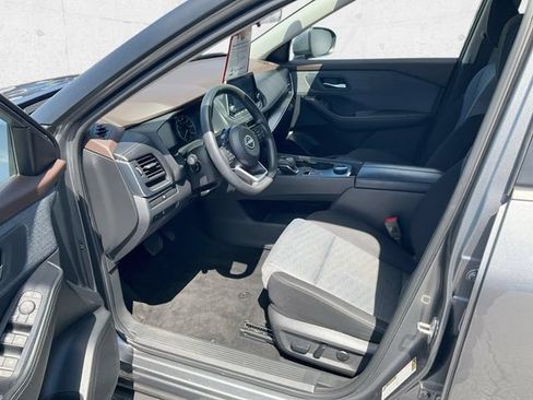 Used 2023 Nissan Rogue SV AWD/4WD image 10