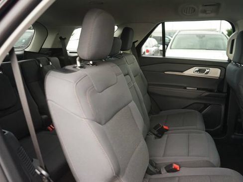 Used 2025 Ford Explorer Active RWD image 18
