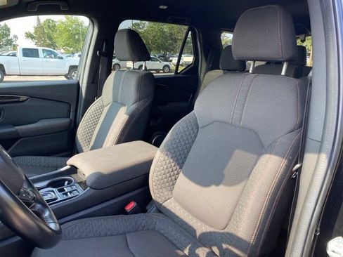 Used 2025 Honda Pilot Sport image 2