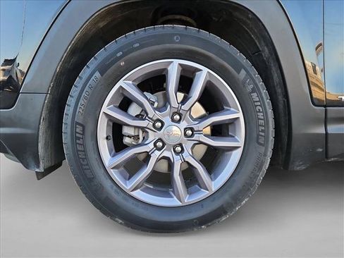 Used 2023 GMC Terrain SLT FWD image 23