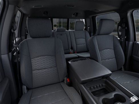 New 2026 RAM 2500 Big Horn AWD/4WD image 16