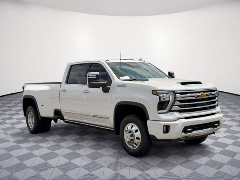 Used 2025 Chevrolet Silverado 3500 High Country w/ High Country Premium Package AWD/4WD image 7